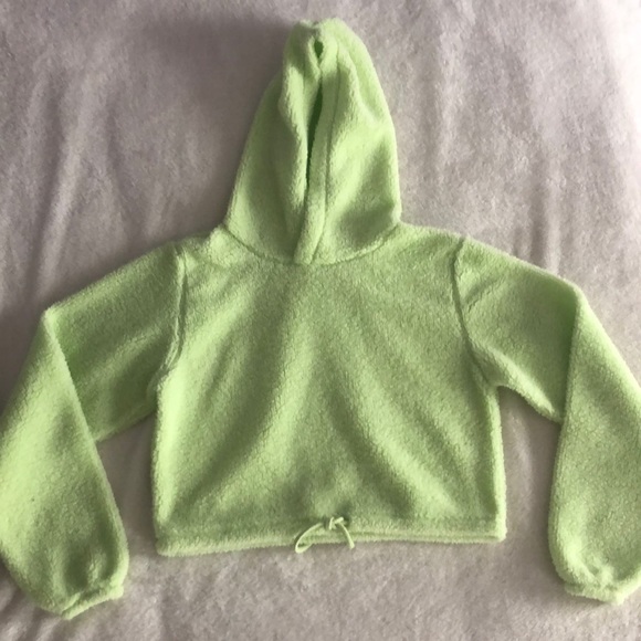 cropped fuzzy hooodie - Picture 1 of 1